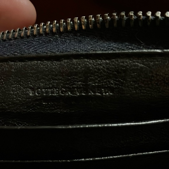 Bottega Veneta Black Woven Leather  zip around Wallet - Picture 7 of 10